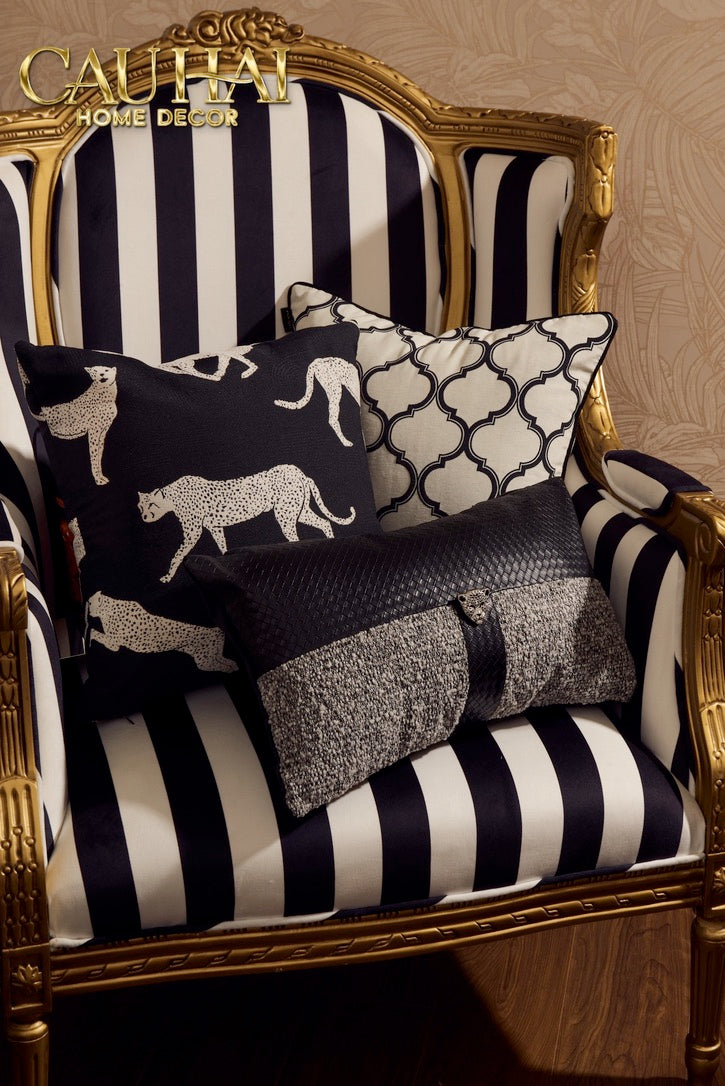 Nocturnal Panther Tweed Pillow Cover 45