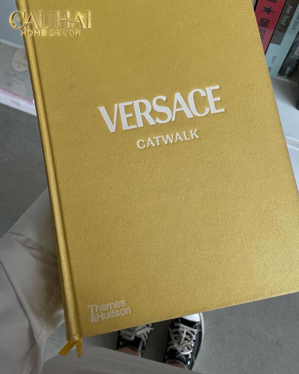 Maison Couture - Sách Fashion Versace Catwalk