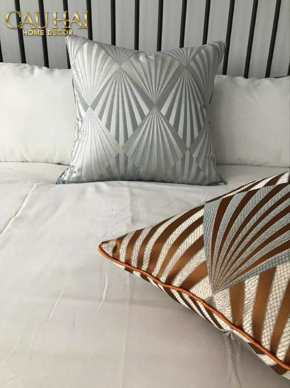 Vỏ Gối Lụa Jacquard Aurum Sunburst 45