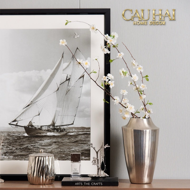 Indira Maison Couture - Bình Hoa Hợp Kim Metalic Platinum Fluted Silhouette Vase 17x6.9x30-BÌNH HOA-CẬU HAI HOME DECOR