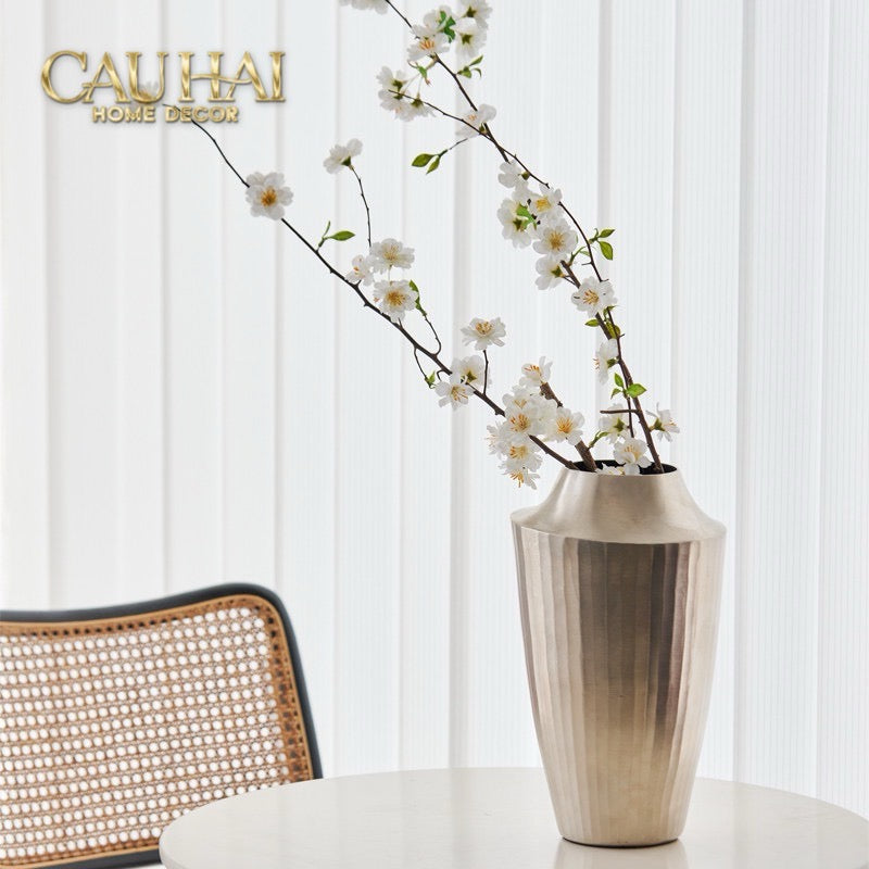Indira Maison Couture - Bình Hoa Hợp Kim Metalic Platinum Fluted Silhouette Vase 17x6.9x30-BÌNH HOA-CẬU HAI HOME DECOR