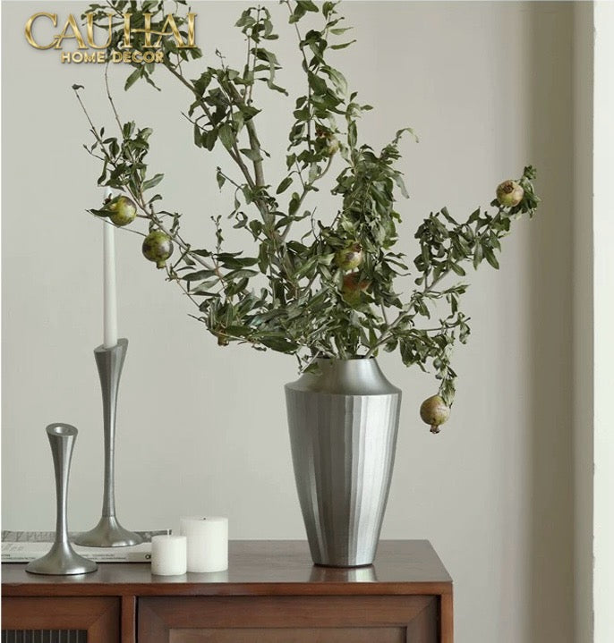 Indira Maison Couture - Bình Hoa Hợp Kim Metalic Platinum Fluted Silhouette Vase 17x6.9x30-BÌNH HOA-CẬU HAI HOME DECOR