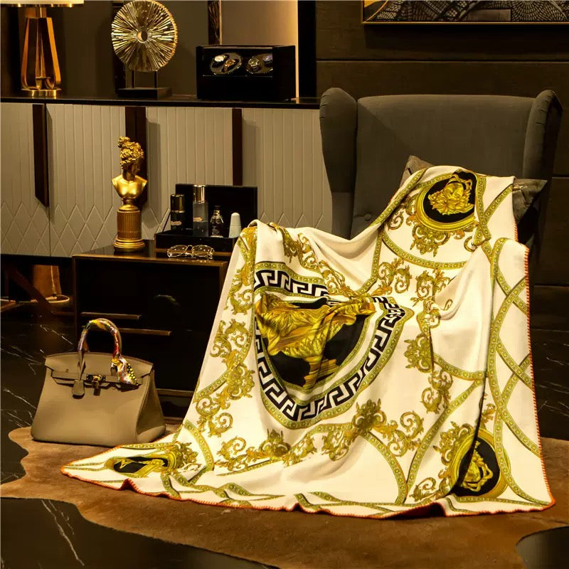 Chăn Blanket Velvet Baroque Medusa Ivory 150x150