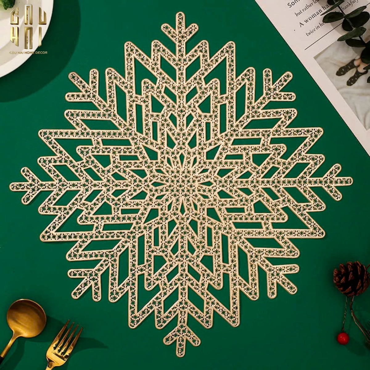 Fêtes Couture - Set 2 Tấm Lót Bàn Ăn - Placemat Golden Snowflake-TRANG TRÍ GIÁNG SINH-CẬU HAI HOME DECOR