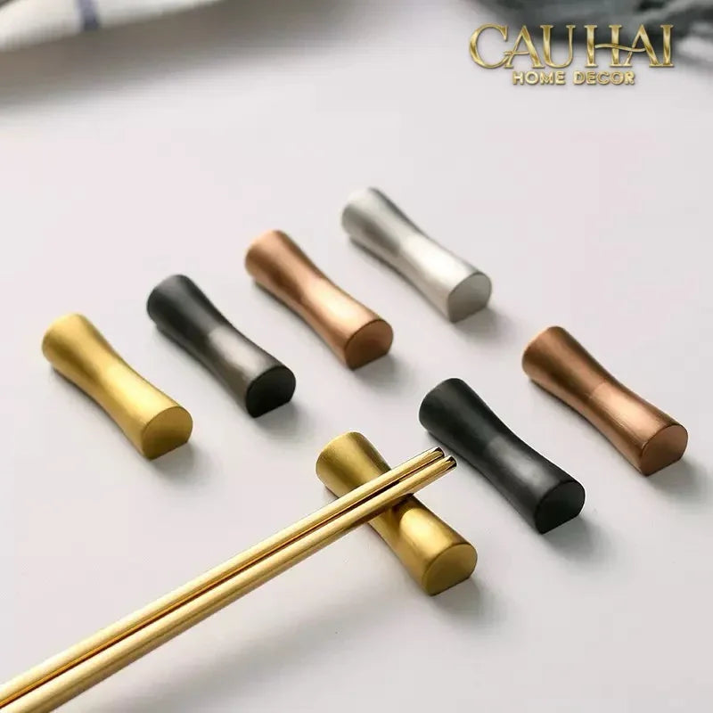 Gác Đũa Golden Scroll Chopsticks Racks 4.6-Dinner Cutlery Set Dao Muỗng Nĩa-CẬU HAI HOME DECOR
