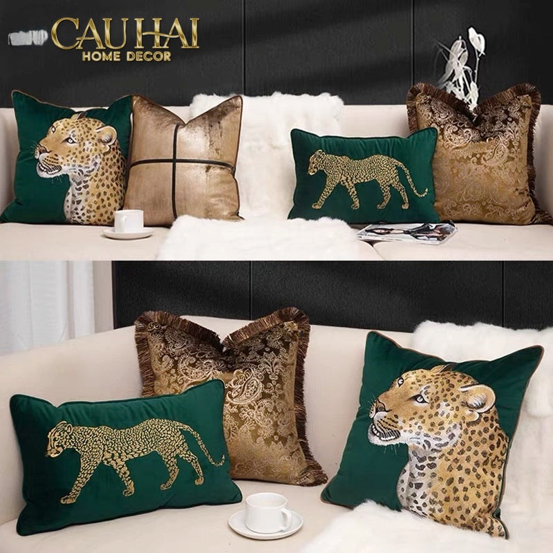 Gối Nhung Leopard Stride Emerald 30x50-Gối Trang Trí-Cậu Hai Home Decor-CẬU HAI HOME DECOR