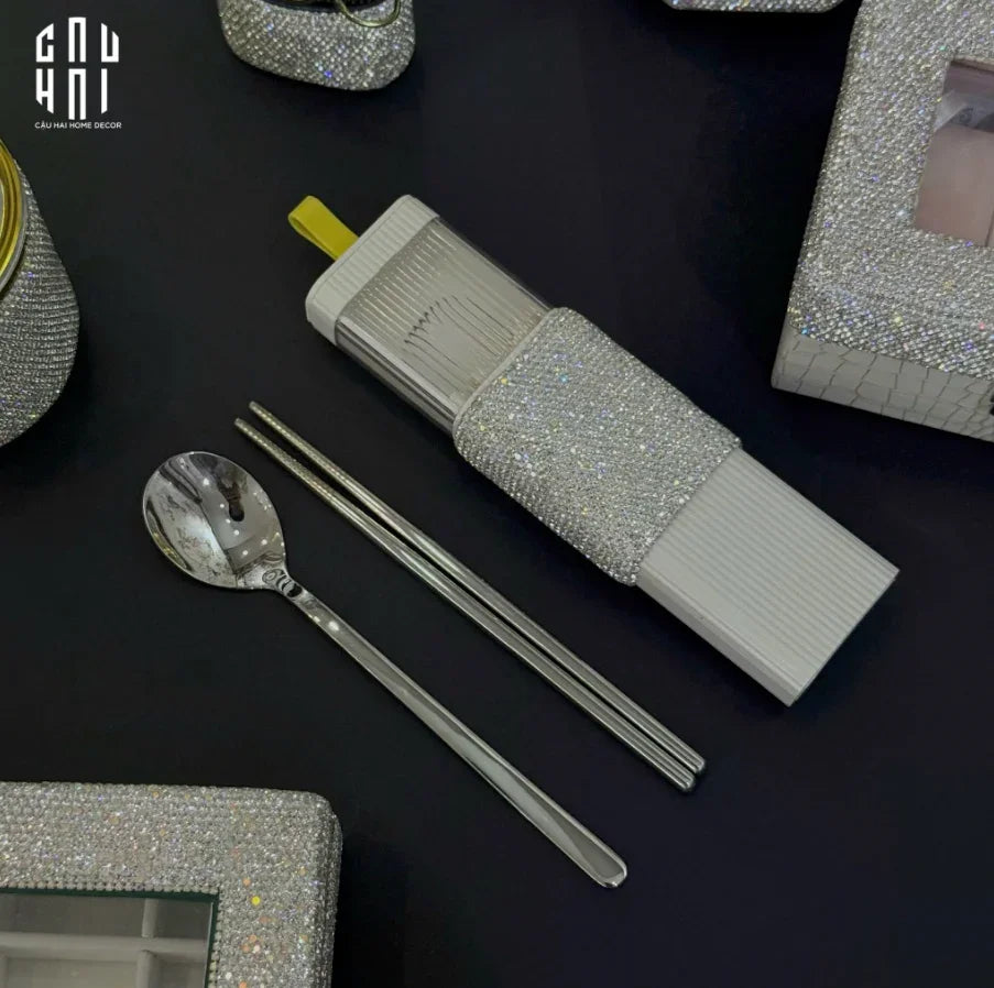 Haute Folie - Set Đũa Muỗng Cá Nhân - Diamond Bling Bling On The Go Cutlery Set 3pcs 5x20-Dinner Cutlery Set Dao Muỗng Nĩa-CẬU HAI HOME DECOR
