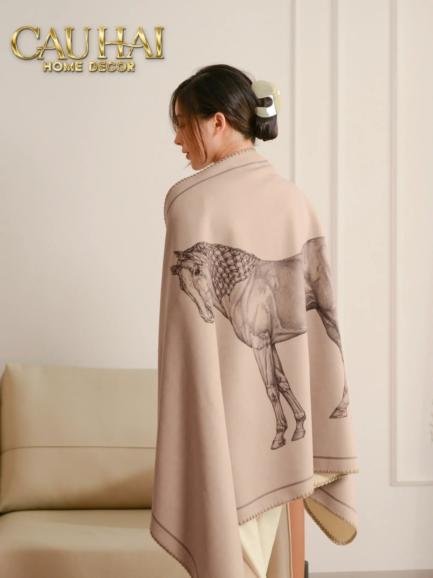 Khăn Cashmere Couture 55x180 - Le Cheval Solitaire - Button Édition-VẬT TƯ NỘI BỘ-CẬU HAI HOME DECOR
