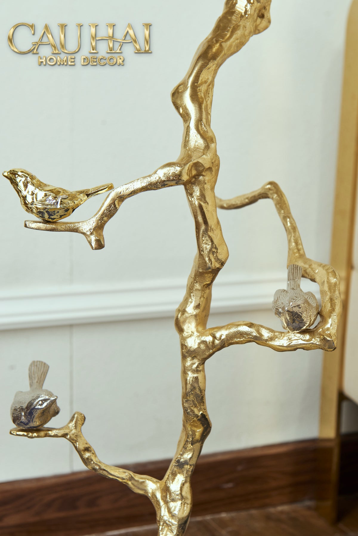 Maison Couture - Bàn Trà Góc Thân Cây Mạ Vàng L’Atelier Golden Branch – Brass Sculptural Side Accent Table H71-Hoa Lụa-Đối tác tại Trung Quốc theo từng đơn đặt hàng-CẬU HAI HOME DECOR