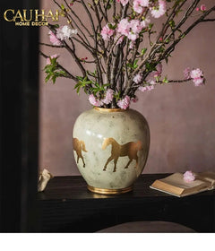 Maison Couture - Bình Hoa Gốm Sứ - Ngựa Dát Vàng Cheval Noble Ivoire Artisan Feuille D’Or Ceramic Vase H29-BÌNH HOA-CẬU HAI HOME DECOR