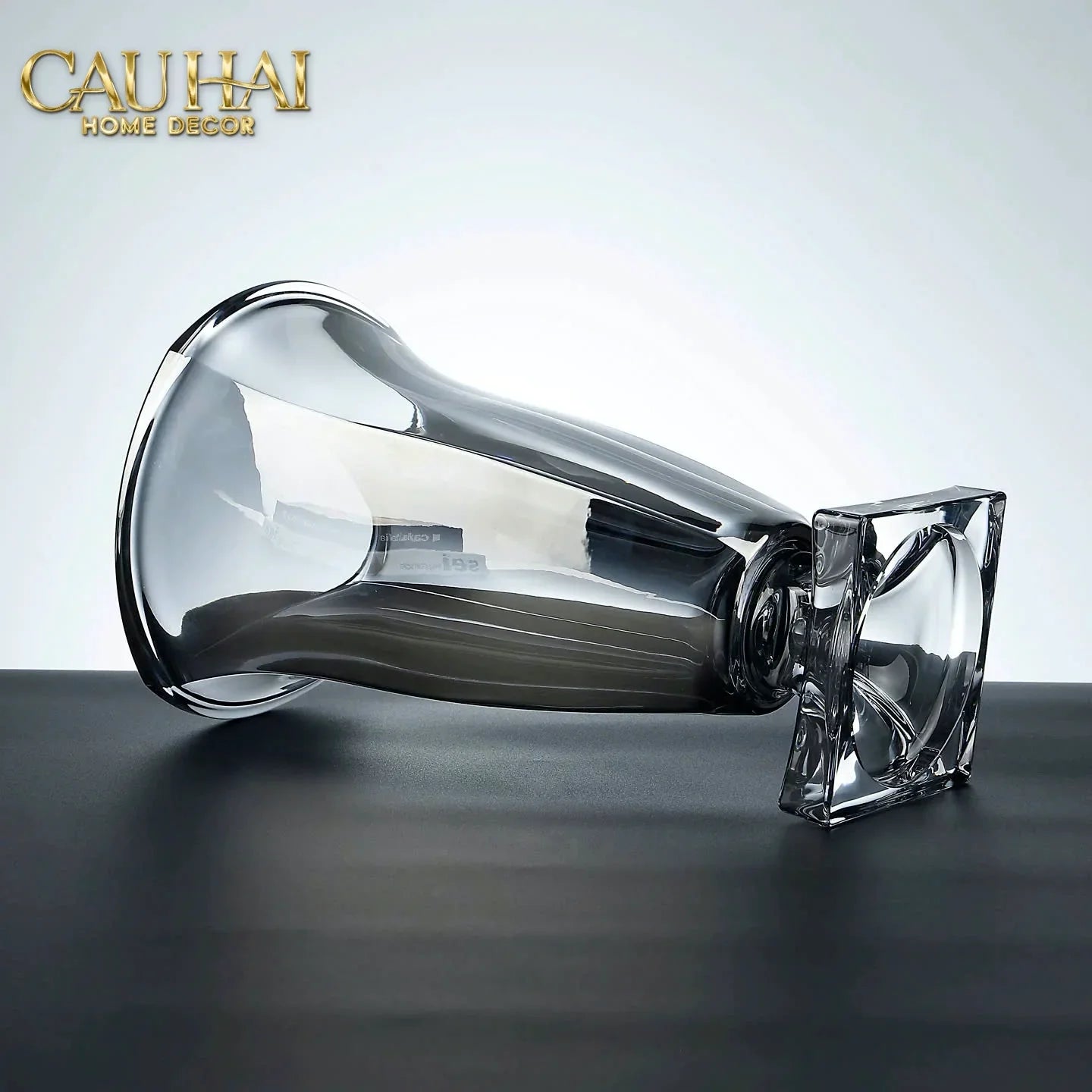 Maison Couture - Bình Hoa Pha Lê L’Atelier Medusa Midnight Goblet Cristallerie Vase 33-CẬU HAI HOME DECOR