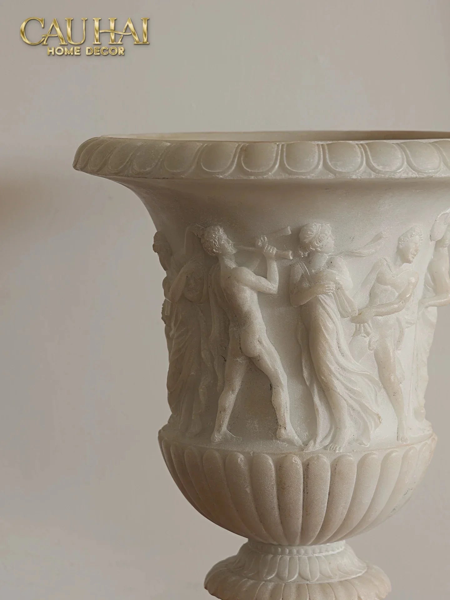 Maison Couture - Bình Hoa Phù Điêu Đá Sa Thạch Giả Ngọc - Amphora Des Dieux Dionysien - Patrimoine H47xM35-BÌNH HOA-CẬU HAI HOME DECOR