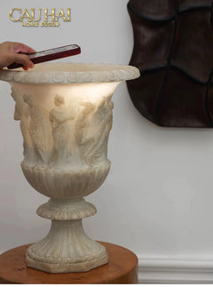 Maison Couture - Bình Hoa Phù Điêu Đá Sa Thạch Giả Ngọc - Amphora Des Dieux Dionysien - Patrimoine H47xM35-BÌNH HOA-CẬU HAI HOME DECOR