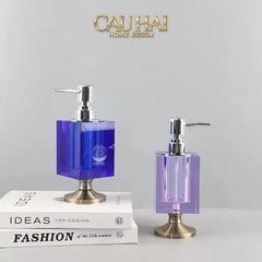 Maison Couture – Chai Kit Lotion Deepsea Blue Cristalleries Cube Impérial Vanities 8.5x7x19.5 220Ml-PHỤ KIỆN NHÀ TẮM-CẬU HAI HOME DECOR