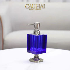 Maison Couture – Chai Kit Lotion Deepsea Blue Cristalleries Cube Impérial Vanities 8.5x7x19.5 220Ml-PHỤ KIỆN NHÀ TẮM-CẬU HAI HOME DECOR