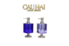 Maison Couture – Chai Kit Lotion Deepsea Blue Cristalleries Cube Impérial Vanities 8.5x7x19.5 220Ml-PHỤ KIỆN NHÀ TẮM-CẬU HAI HOME DECOR