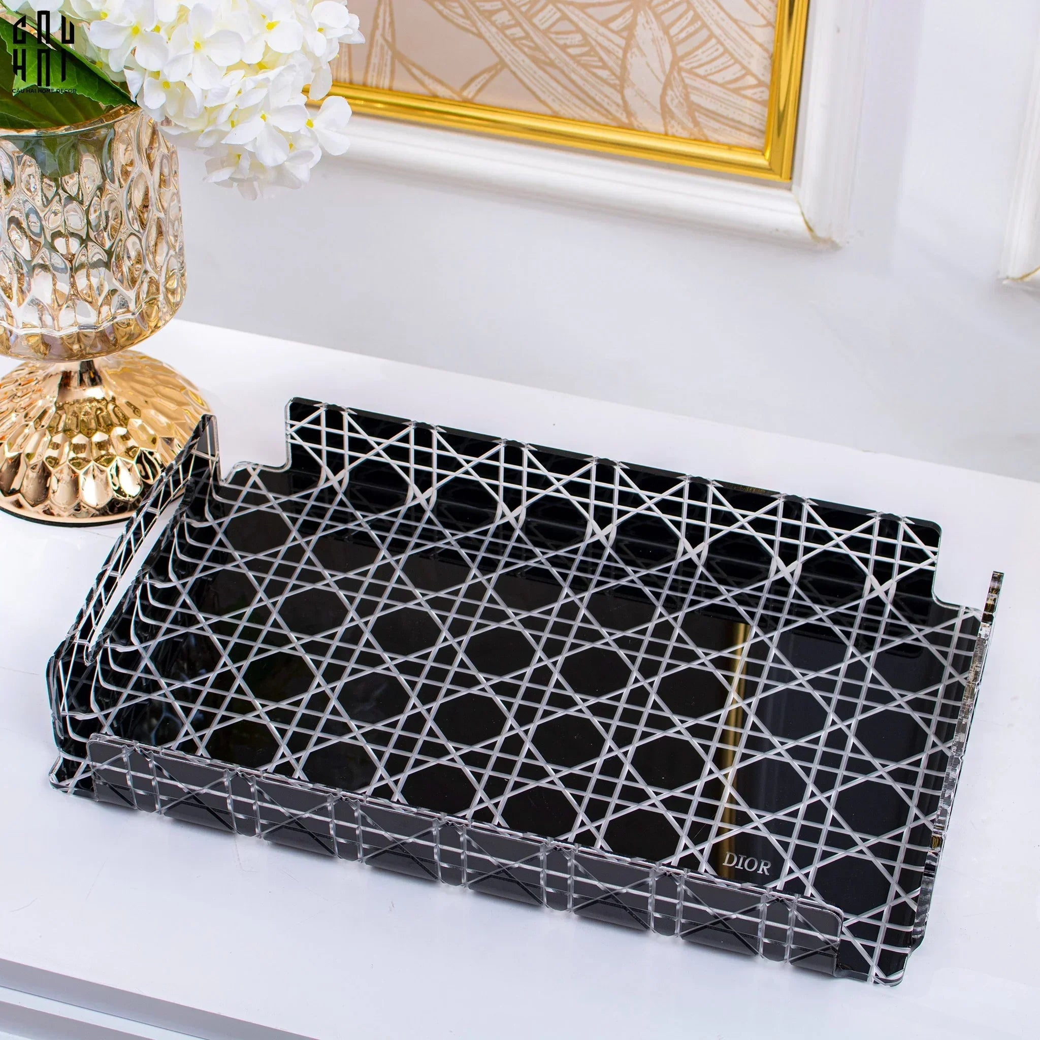 Maison Couture - Khay Acrylic Chữ Nhật Black Cannage Facetté Signature 23x36x4.5-KHAY TRANG TRÍ-CẬU HAI HOME DECOR