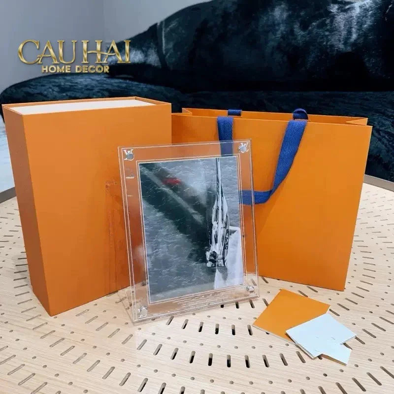 Maison Couture - Khung Ảnh Louis V Signature Iconique — Éclat Cristalleries Frame 6"x 8"-KHUNG ẢNH-CẬU HAI HOME DECOR