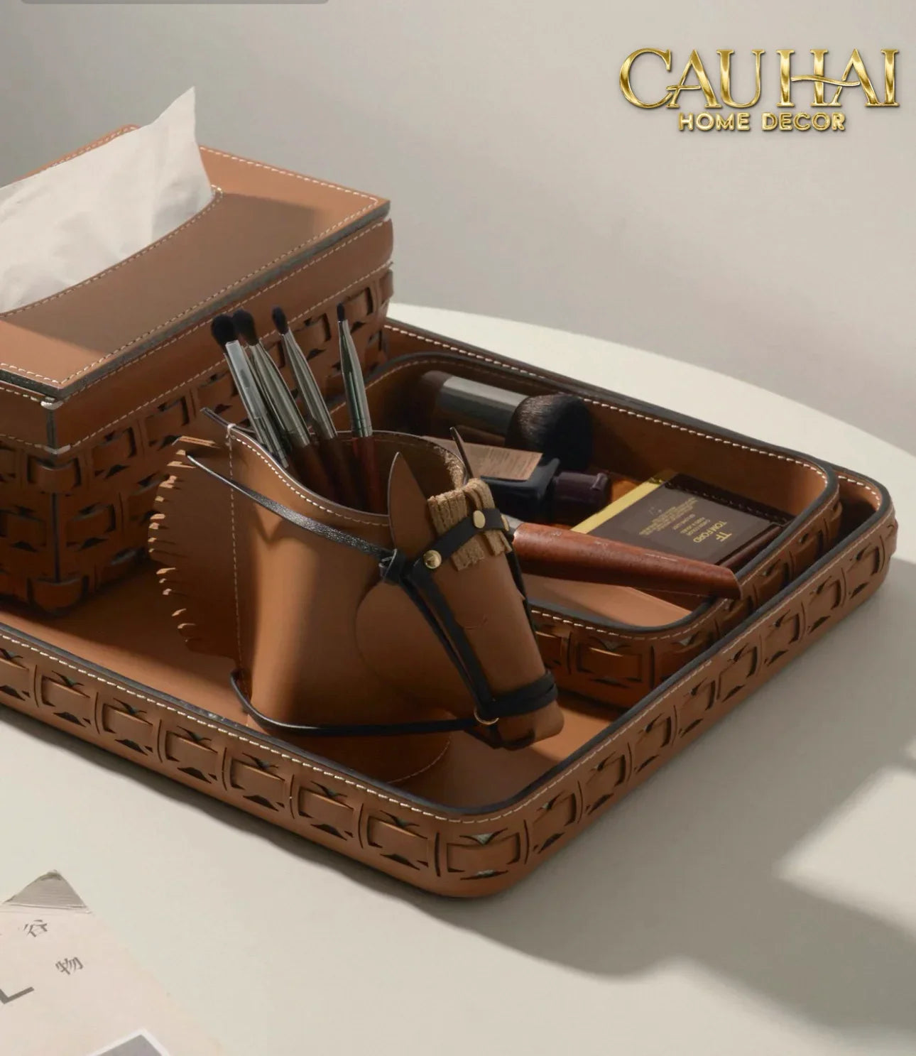 Maison Couture - Lọ Trang Trí Đầu Ngựa Da Thuộc Equestrian Head Leather Saddle Brun Vessel 13x17-HŨ TRANG TRÍ-CẬU HAI HOME DECOR