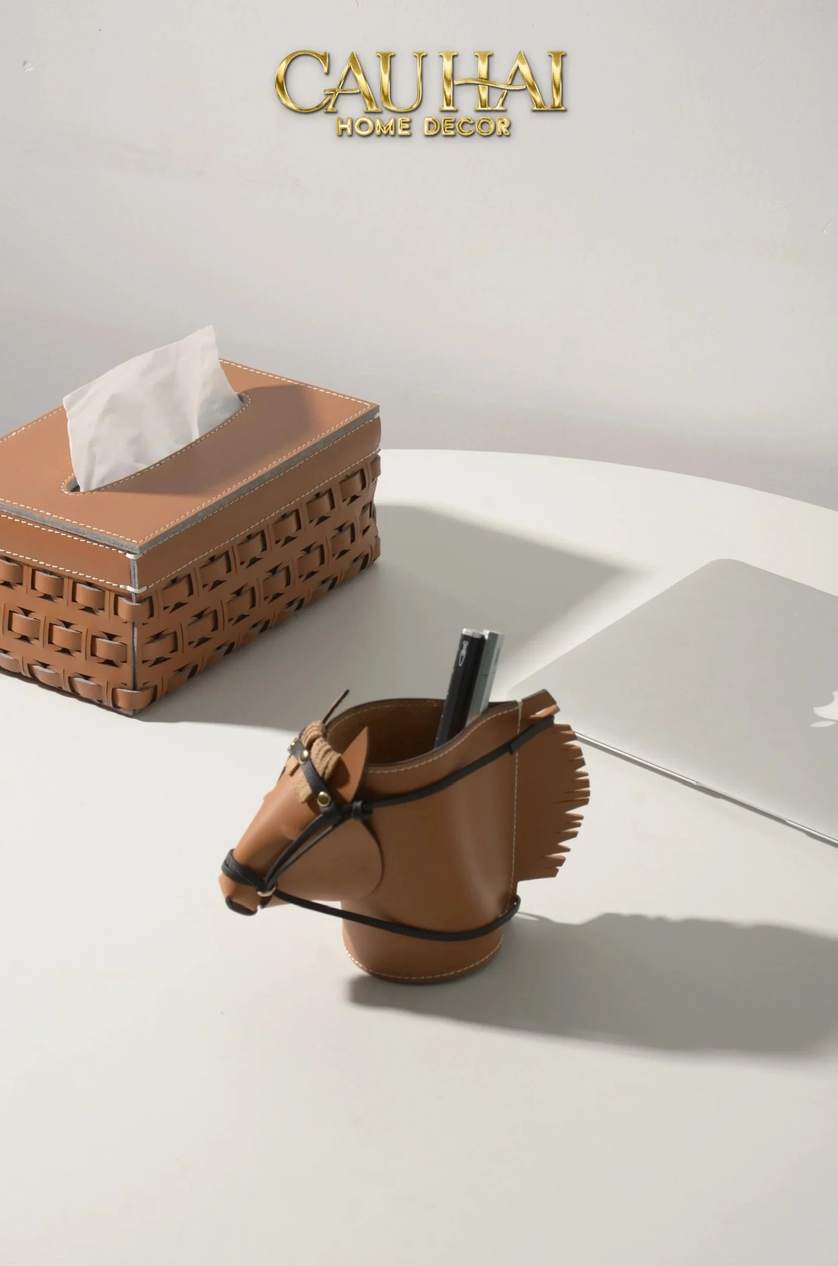 Maison Couture - Lọ Trang Trí Đầu Ngựa Da Thuộc Equestrian Head Leather Saddle Brun Vessel 13x17-HŨ TRANG TRÍ-CẬU HAI HOME DECOR
