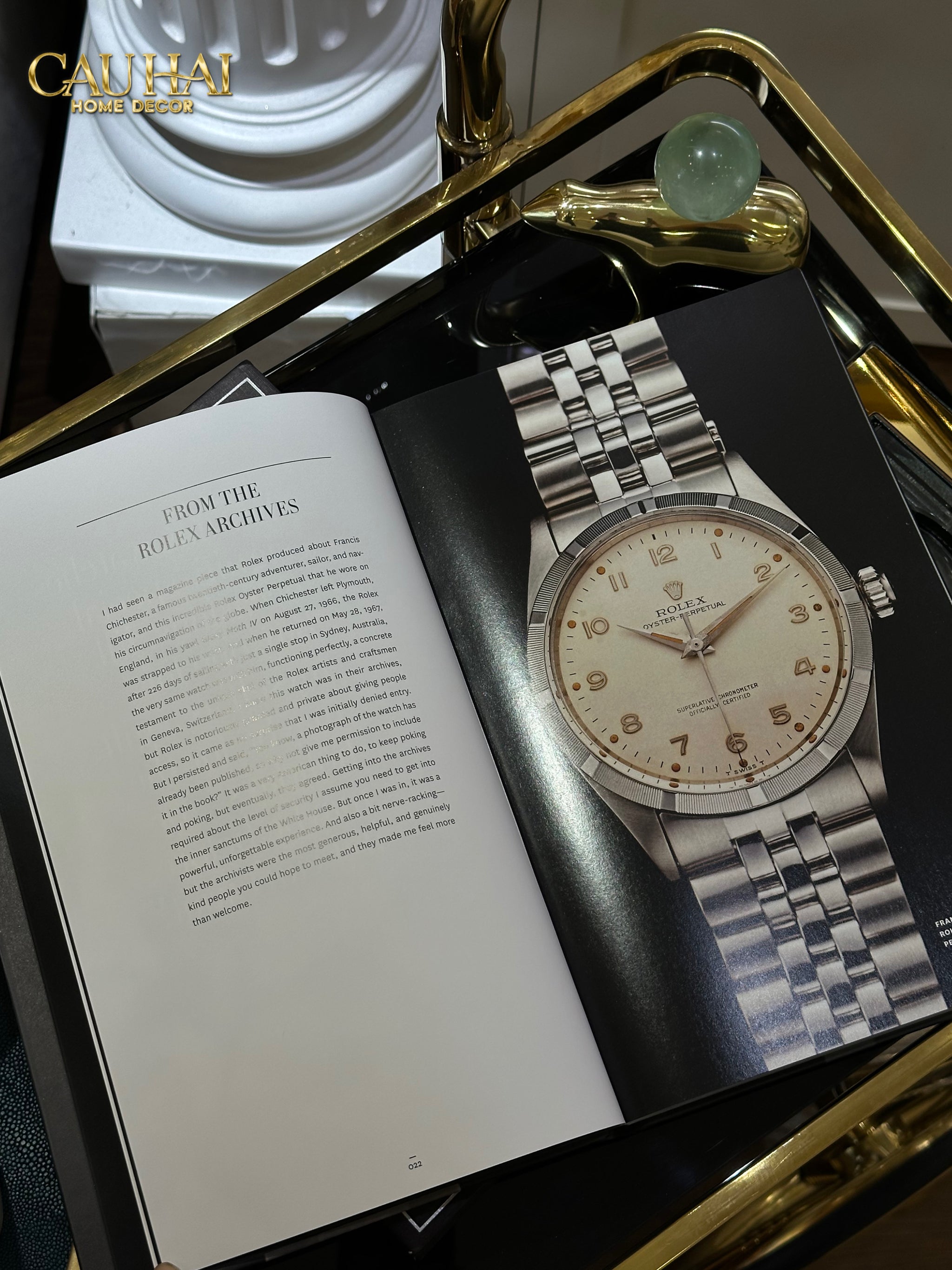 Maison Couture - Sách Fashion Runway A Man And His Watch 28x18x3 176 pages-CẬU HAI HOME DECOR