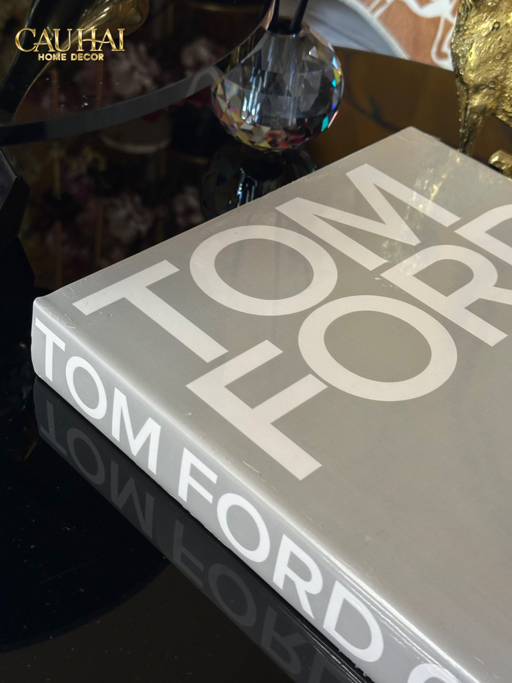 Maison Couture - Sách Fashion Runway Tom Ford 002 - Noir / Blanc / Gris-SÁCH TRANG TRÍ-CẬU HAI HOME DECOR