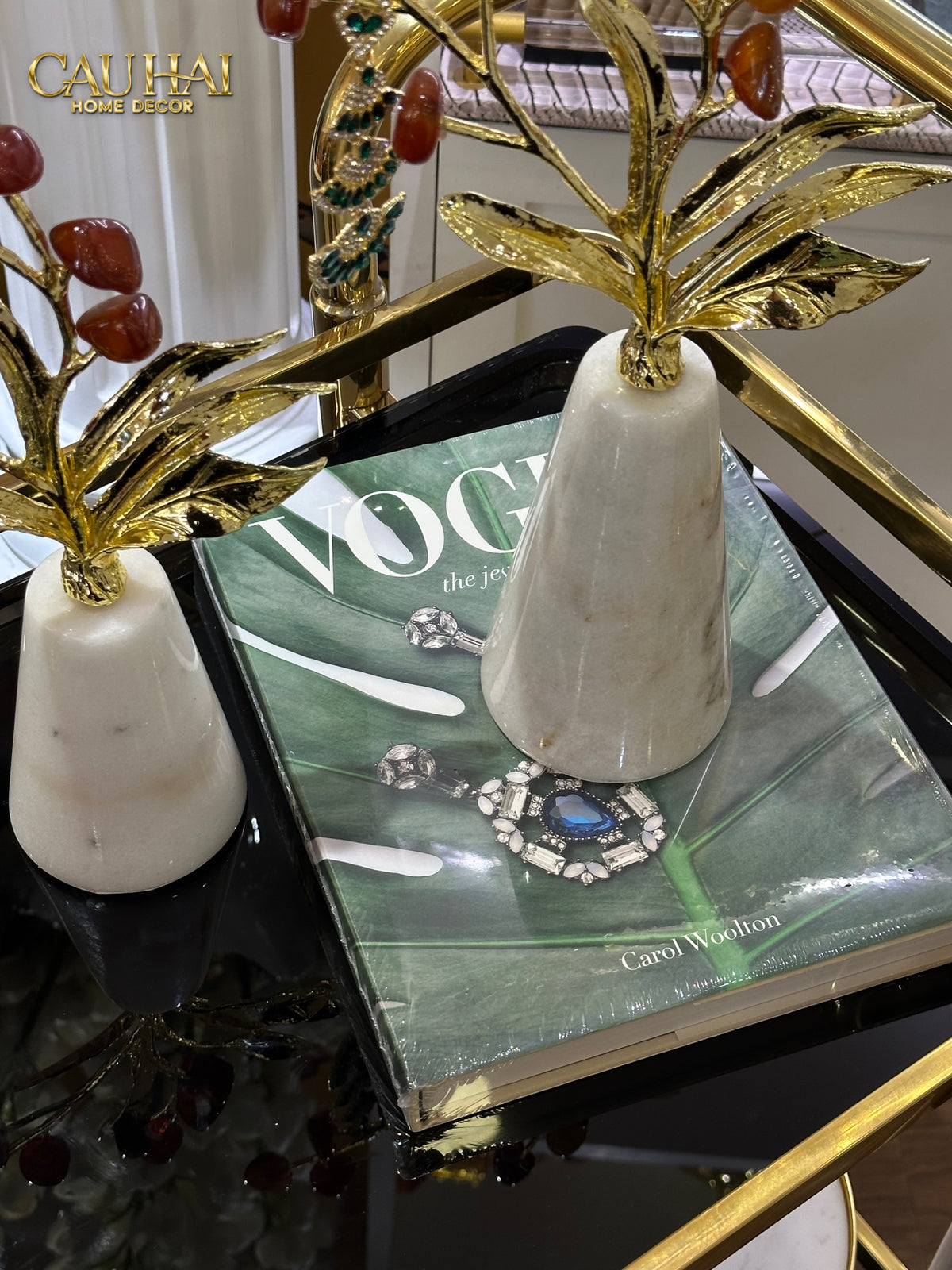 Maison Couture - Sách Fashion Runway Vogue - The Jewellery by Carol Woolton 26x21x3-SÁCH TRANG TRÍ-CẬU HAI HOME DECOR-CẬU HAI HOME DECOR