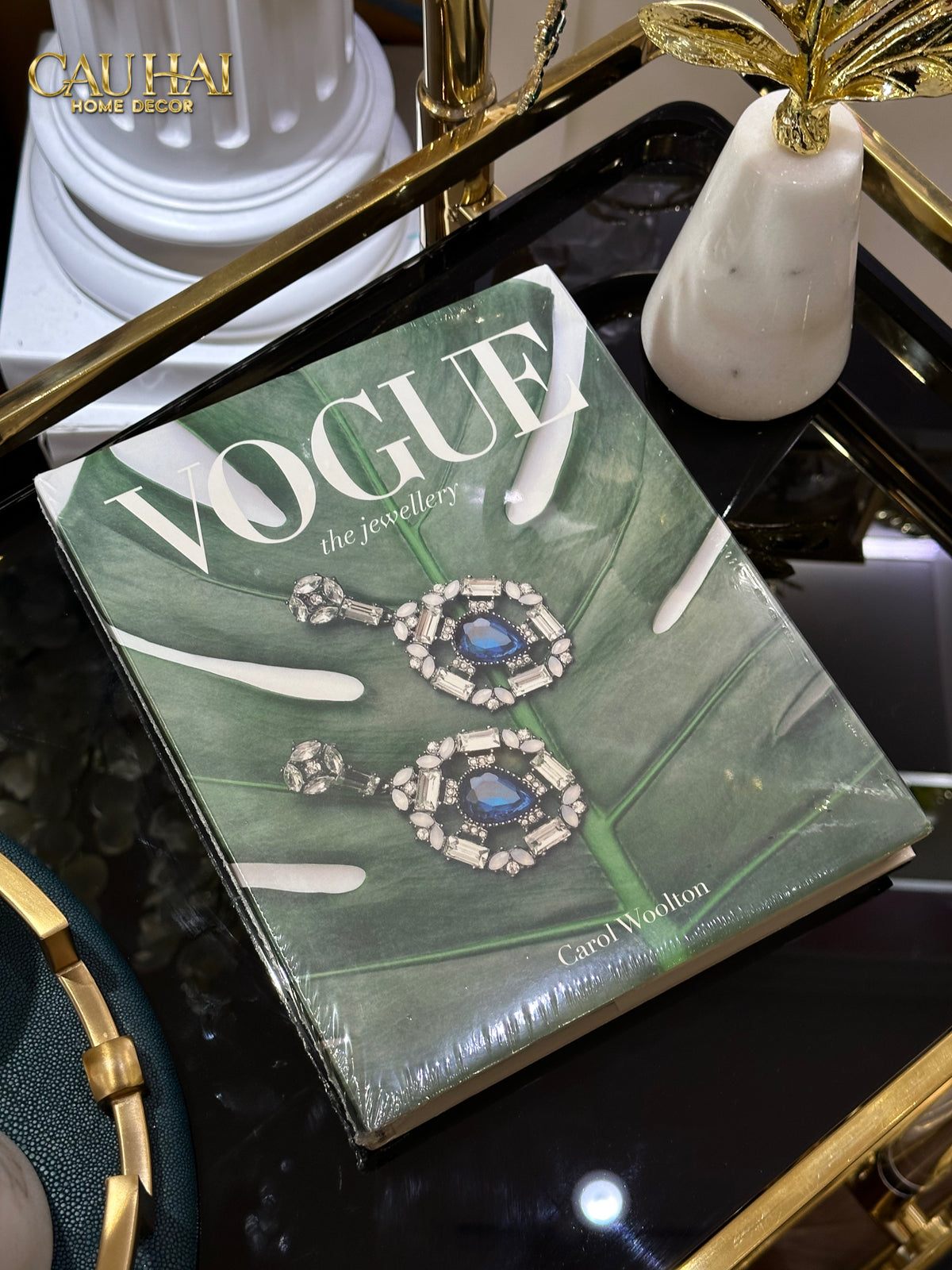 Maison Couture - Sách Fashion Runway Vogue - The Jewellery by Carol Woolton 26x21x3-SÁCH TRANG TRÍ-CẬU HAI HOME DECOR-CẬU HAI HOME DECOR