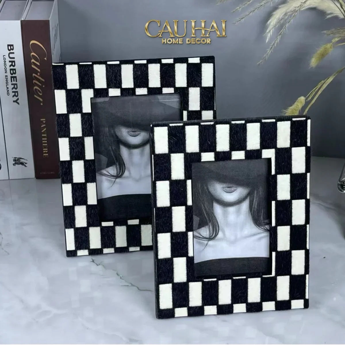 Maison Couture - Set 2 Khung Ảnh Mono Checker Rayé Medusa Limitée-KHUNG ẢNH-CẬU HAI HOME DECOR
