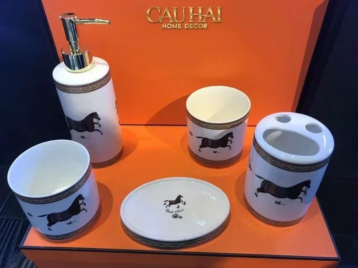 Maison Couture - Set Nhà Tắm 5 Món "Dây Cương Kỵ Sĩ H Class Tressé Harnais Équestre Bathroom Vanities-PHỤ KIỆN NHÀ TẮM-CẬU HAI HOME DECOR