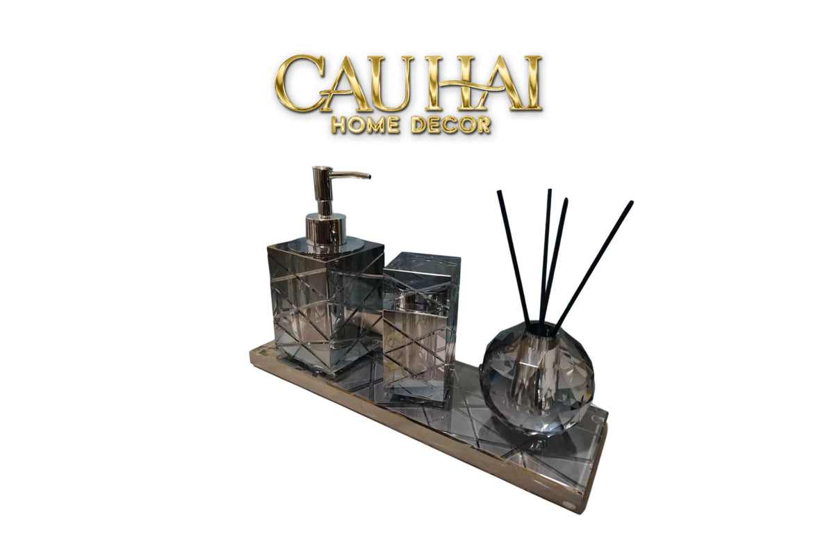Maison Couture - Set Nhà Tắm Pha Lê Lumière Cristalleries Bathroom Vanity Set - Cannage Facetté Set 4pcs-PHỤ KIỆN NHÀ TẮM-CẬU HAI HOME DECOR-CẬU HAI HOME DECOR