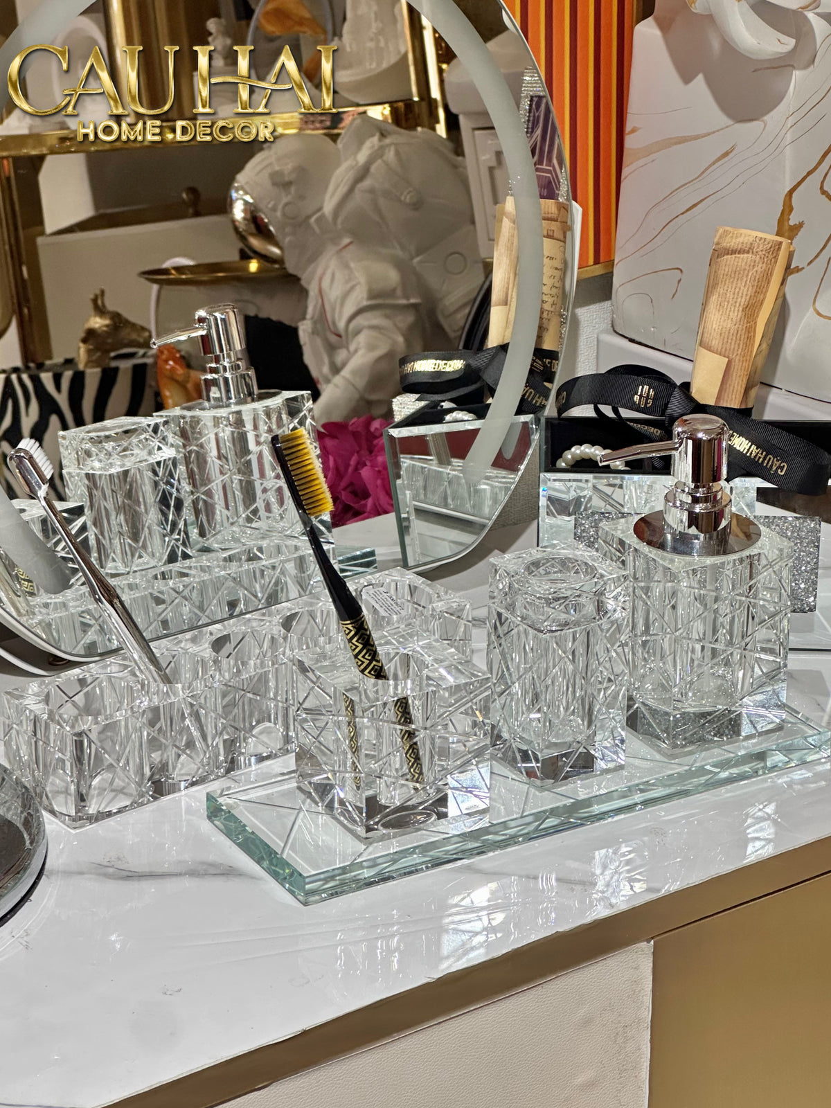 Maison Couture - Set Nhà Tắm Pha Lê Lumière Cristalleries Bathroom Vanity Set - Cannage Facetté Set 4pcs-PHỤ KIỆN NHÀ TẮM-CẬU HAI HOME DECOR-CẬU HAI HOME DECOR