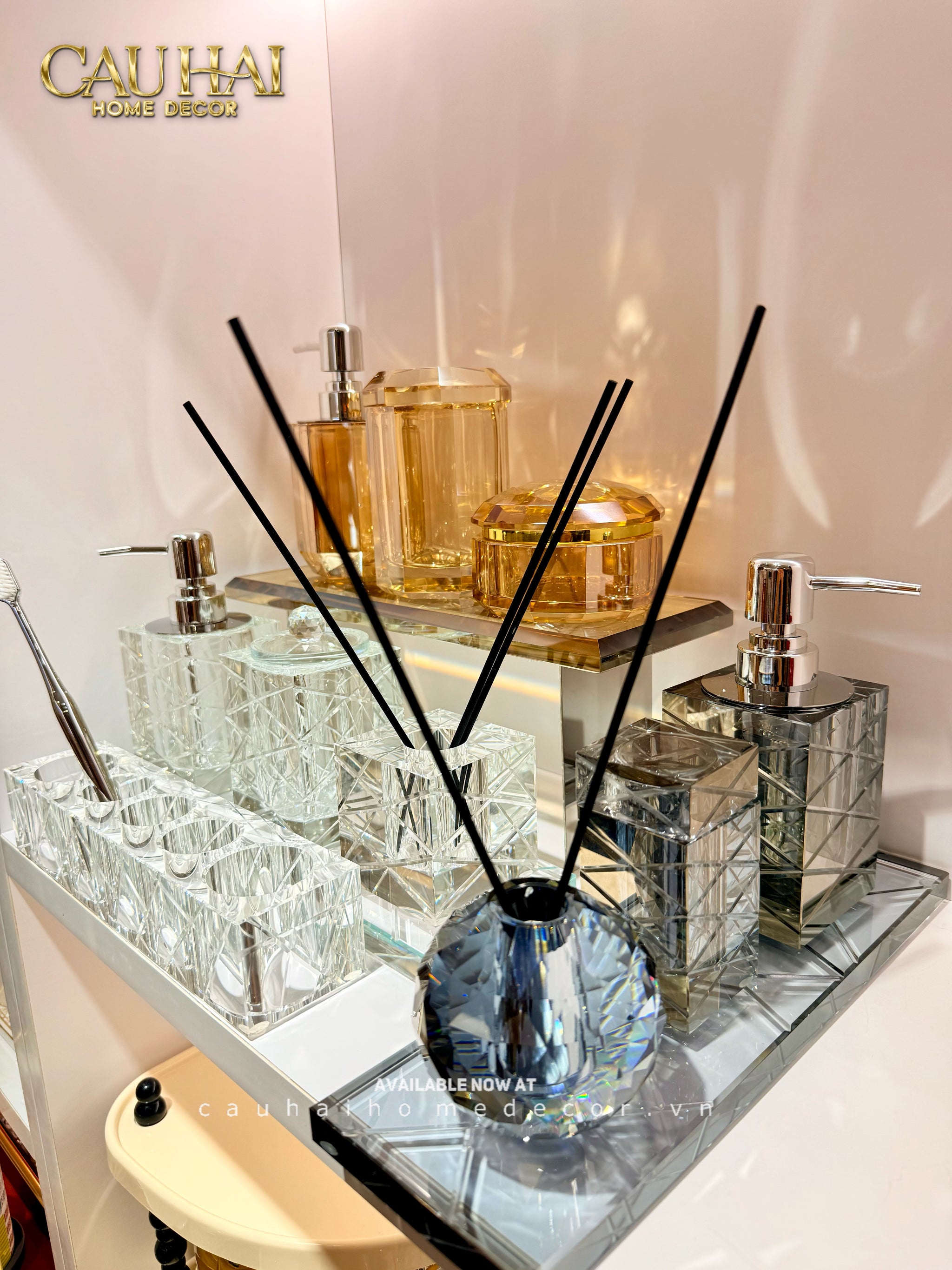 Maison Couture - Set Nhà Tắm Pha Lê Lumière Cristalleries Bathroom Vanity Set - Smoky Cannage Facetté Set 4pcs-CẬU HAI HOME DECOR
