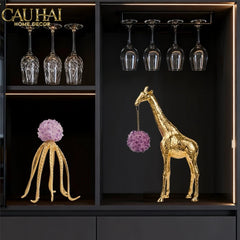 Maison Couture - Tượng Đồng Hươu Cao Cổ Brasson Giraffe Amethyst Orb Carrier 20x8x38-TƯỢNG TRANG TRÍ-CẬU HAI HOME DECOR