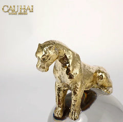 Maison Couture - Tượng Quả Cầu Pha Lê - Tượng Báo Bằng Đồng - Regal Brasson Panther Globe 15x30-TƯỢNG TRANG TRÍ-CẬU HAI HOME DECOR