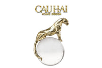 Maison Couture - Tượng Quả Cầu Pha Lê - Tượng Báo Bằng Đồng - Regal Brasson Panther Globe 15x30-TƯỢNG TRANG TRÍ-CẬU HAI HOME DECOR
