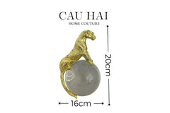 Maison Couture - Tượng Quả Cầu Pha Lê - Tượng Báo Bằng Đồng - Regal Brasson Panther Globe 15x30-CẬU HAI HOME DECOR