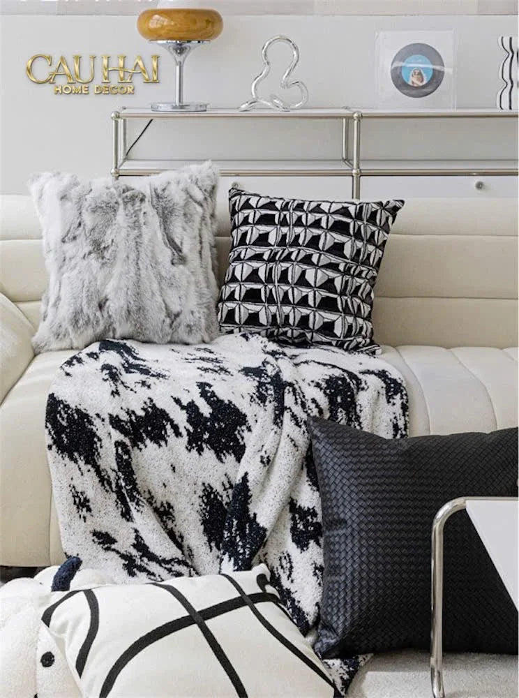 Maison Couture - Vỏ Gối Lông Le Lapin De Neige 45-CẬU HAI HOME DECOR
