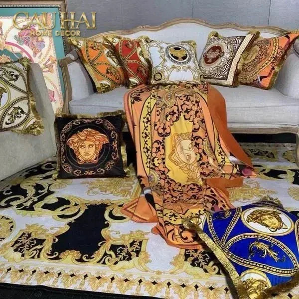 Maison Couture - Vỏ Gối Nhung Chenille V Class Barocco Medusa Haze - Regal Noir Gold 50x50-VỎ GỐI-Đối tác tại Trung Quốc theo từng đơn đặt hàng-CẬU HAI HOME DECOR