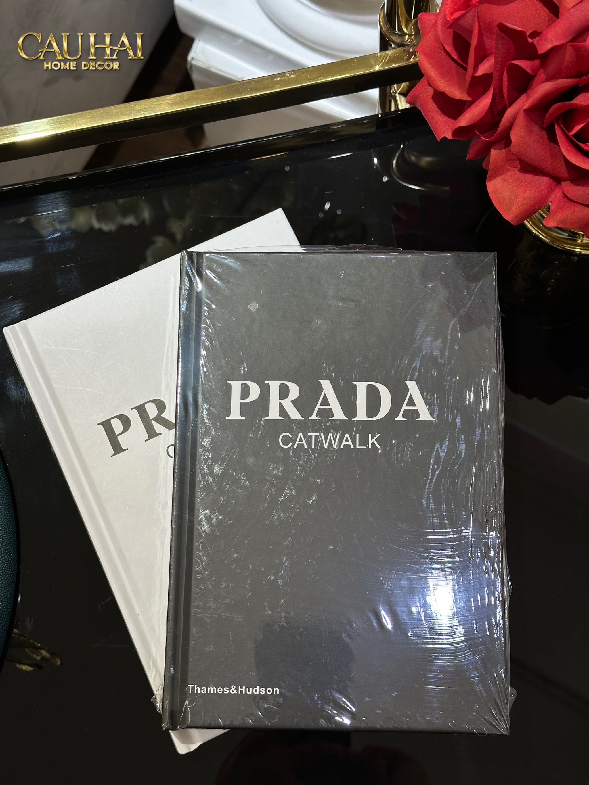 Sách Fashion Privé Prada Runway-SÁCH TRANG TRÍ-CẬU HAI HOME DECOR
