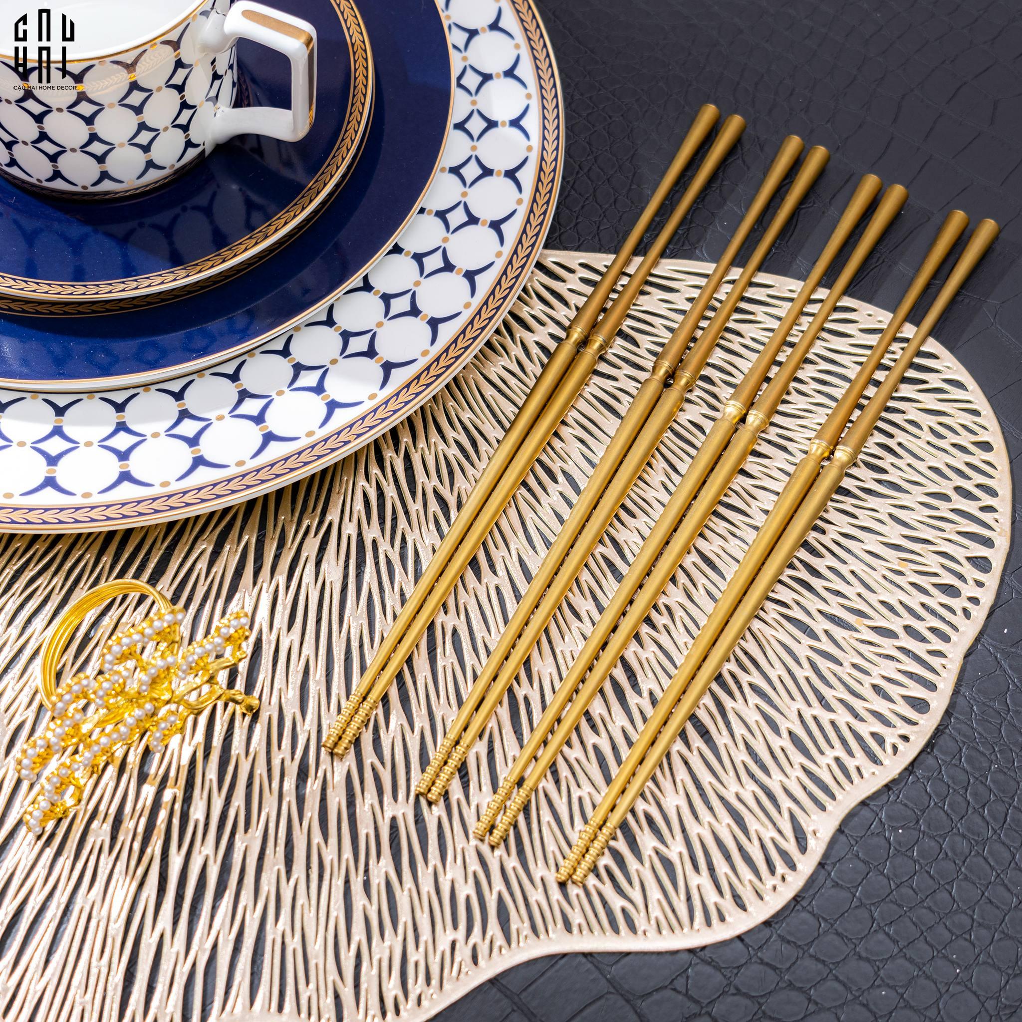Set 4 Đôi Đũa Arthur - Arthur Matte Gold Chopsticks Set 4Pcs ( Blur )-Dinner Cutlery Set Dao Muỗng Nĩa-CẬU HAI HOME DECOR