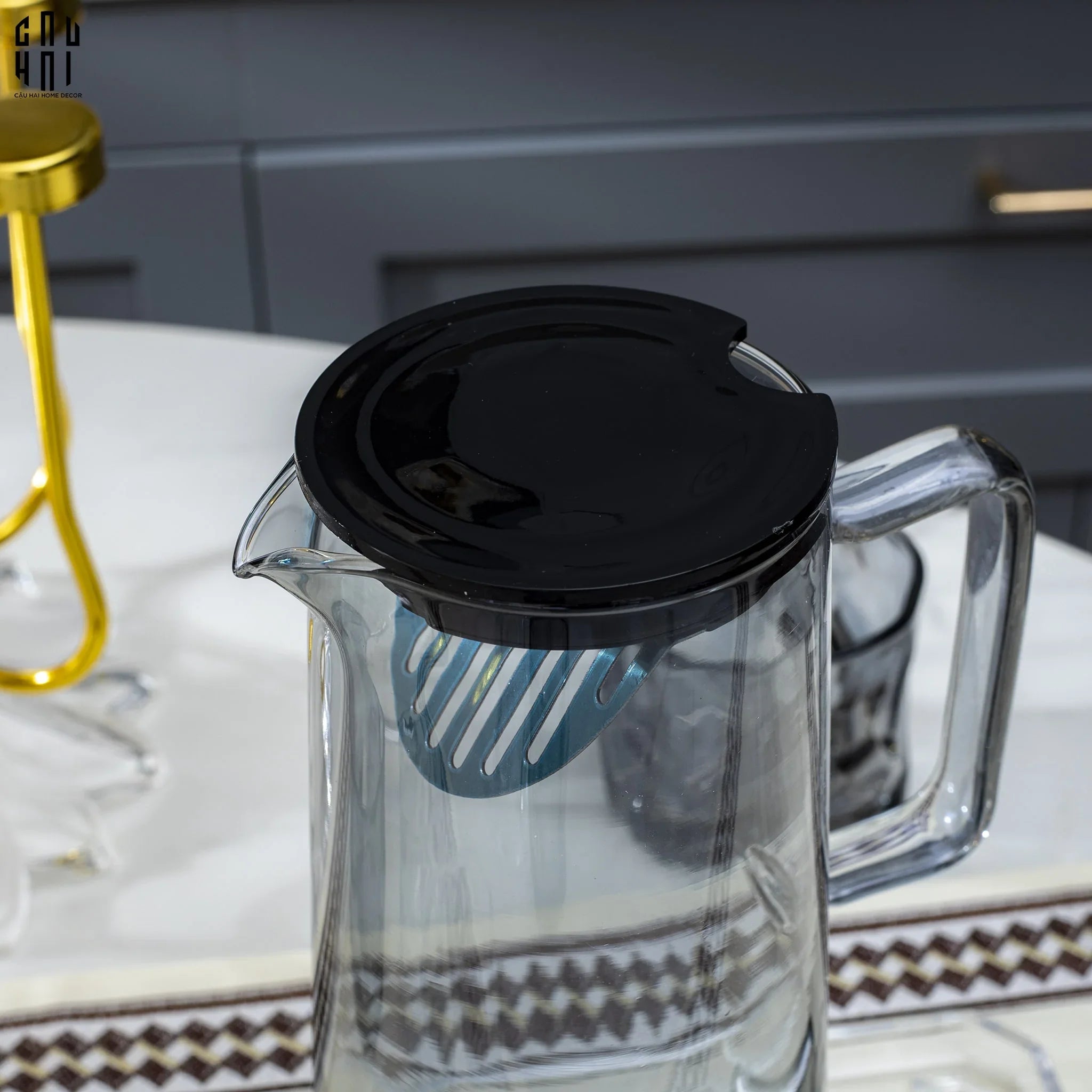 Set Bình Nước Elite 6 Ly Thuỷ Tinh Xám Kèm Khay Minimal – Carafe & Glass Set 8pcs-Set bình nước Carafe & Glassware Ensemble-CẬU HAI HOME DECOR