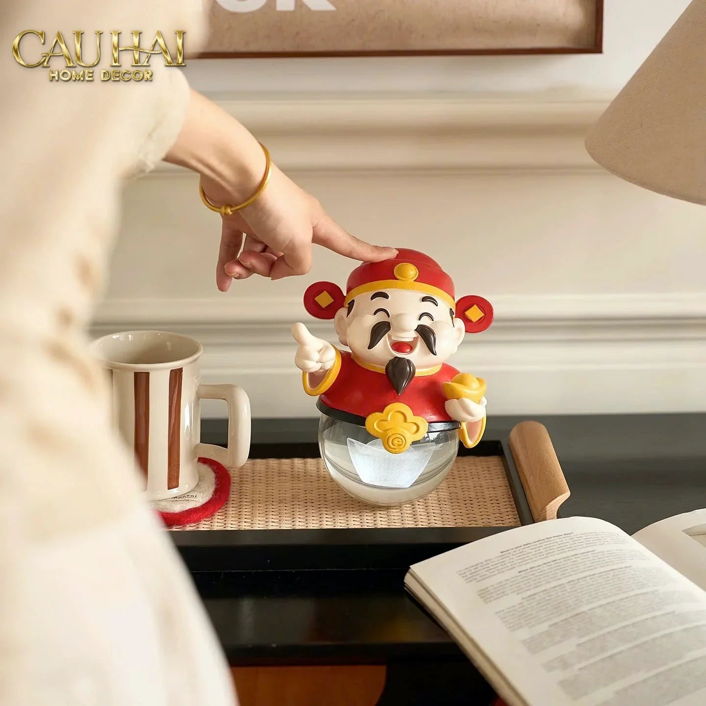 Tết Couture - Tượng Thần Tài Quả Cầu Pha Lê Cristalleries Bonheur · Deity of Fortune-TƯỢNG TRANG TRÍ-CẬU HAI HOME DECOR