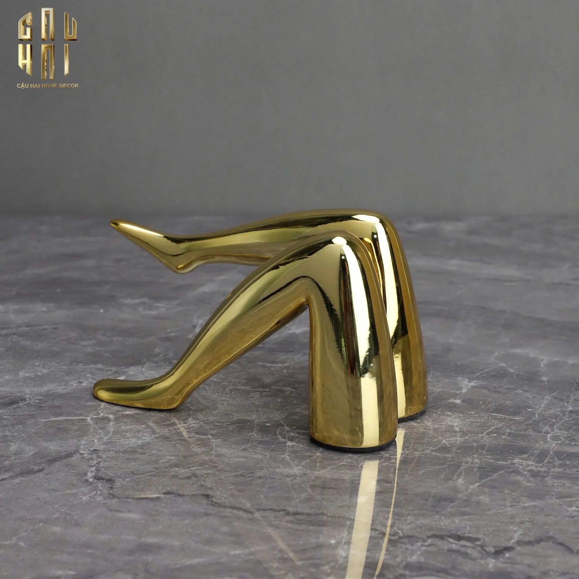 Tượng Gilded Runway Modeling Catwalk Fw25-TƯỢNG TRANG TRÍ-CẬU HAI HOME DECOR