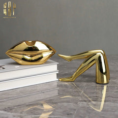 Tượng Gilded Runway Modeling Catwalk Fw25-TƯỢNG TRANG TRÍ-CẬU HAI HOME DECOR