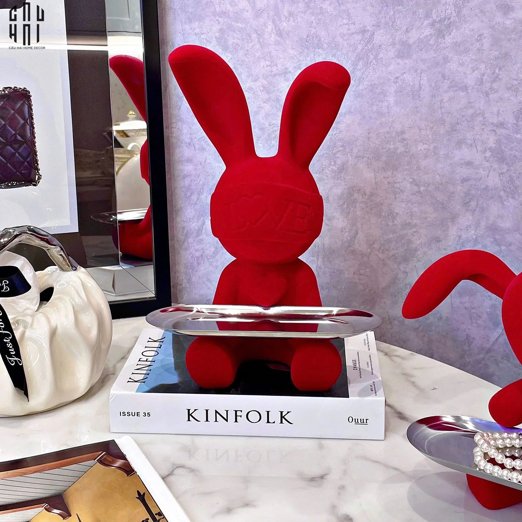 Tượng Thỏ Figurine Red Velvet Bunny Lapin Welcome Home H33-TƯỢNG TRANG TRÍ-CẬU HAI HOME DECOR