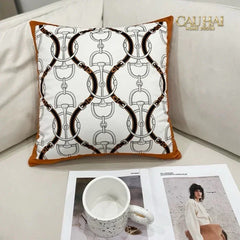 Vỏ Gối Nhung Horsebit Noble Héritage - Blanc Motif 45-VỎ GỐI-CẬU HAI HOME DECOR