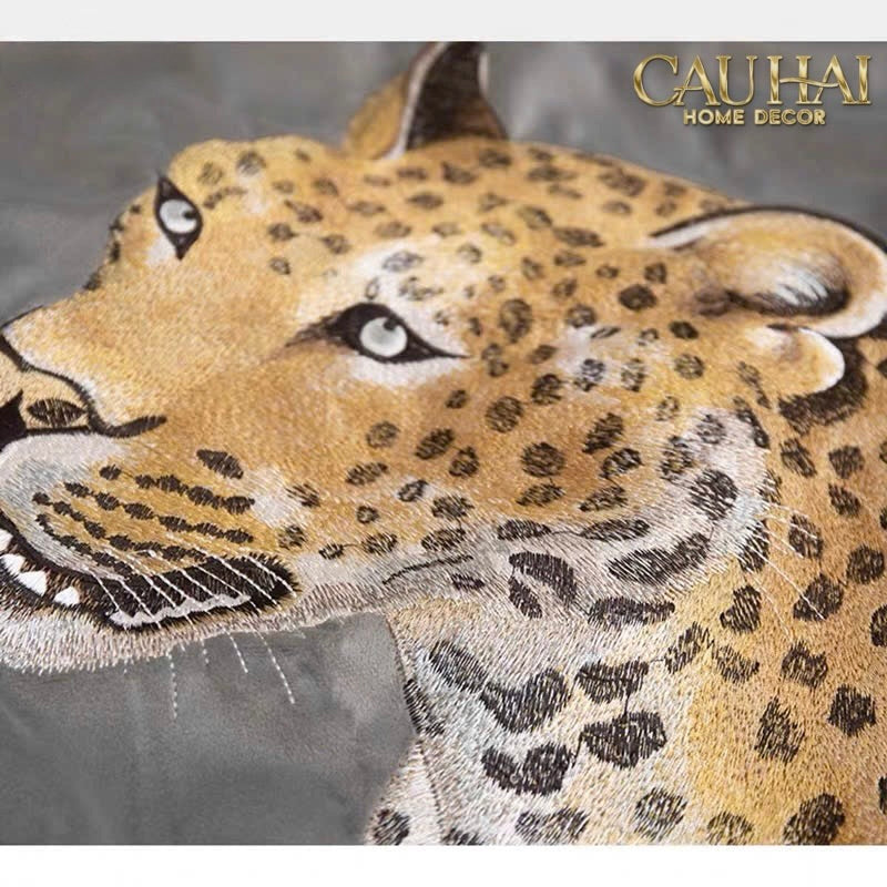 Vỏ Gối Nhung Leopard Gaze Emerald 45x45-Vỏ Gối-Cậu Hai Home Decor-CẬU HAI HOME DECOR
