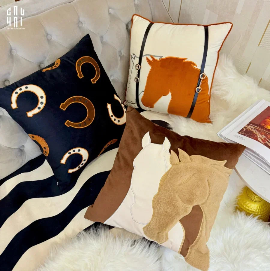 Vỏ Gối Nhung Savoire Atélier Fortune Horseshoe Gallop 45-VỎ GỐI-CẬU HAI HOME DECOR