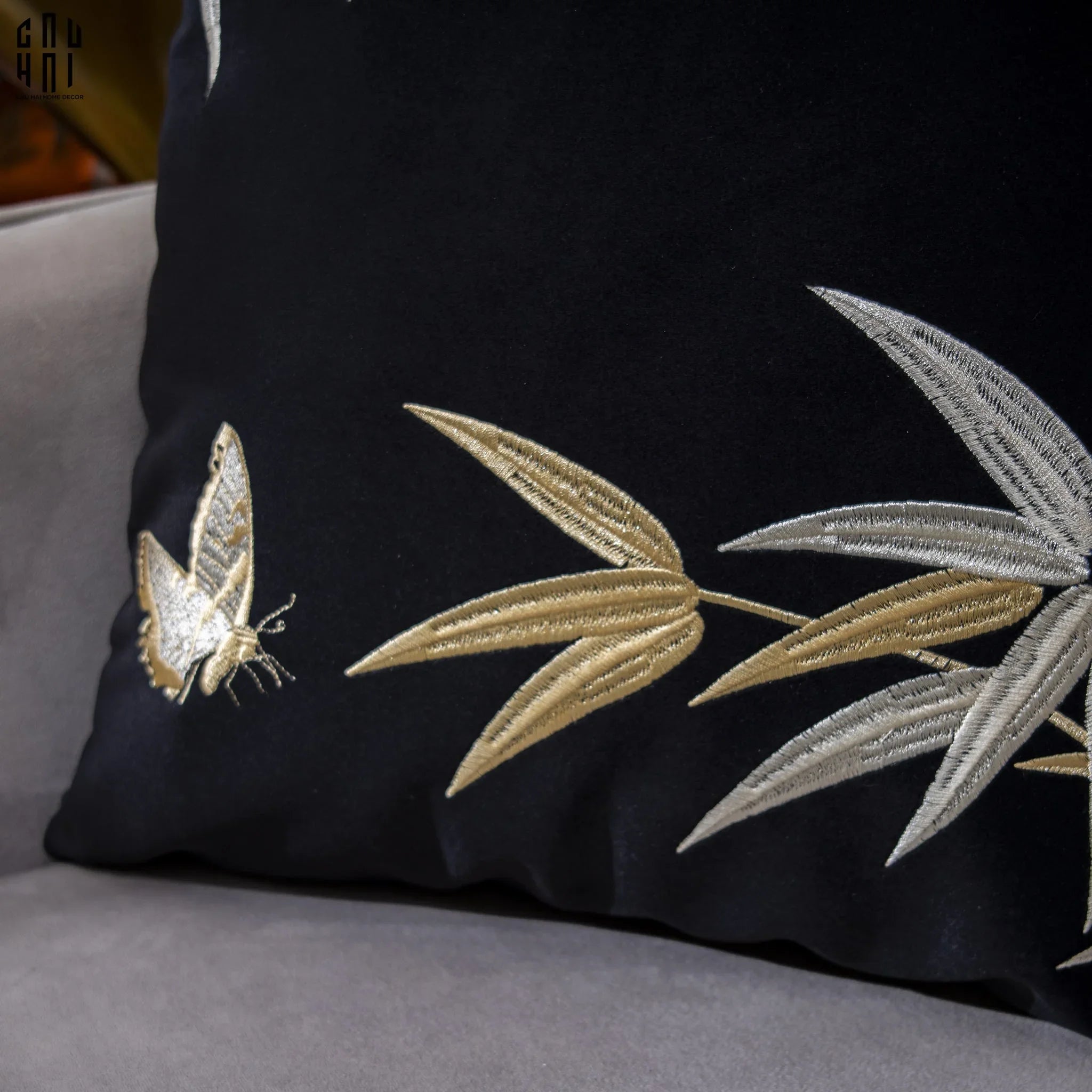 Vỏ Gối Sofa Nhung Golden Bamboo Papillon 45 Ss25-VỎ GỐI-CẬU HAI HOME DECOR